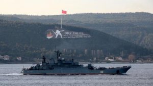 Rus savaş gemisi, Çanakkale Boğazı'ndan geçti