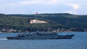 Savaş gemisi Ros Regina Maria, Çanakkale Boğazı'ndan geçti