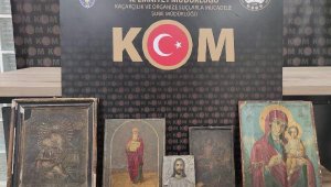 Tarihi ikonaları inşaat malzemelerinin arasına gizlemişler