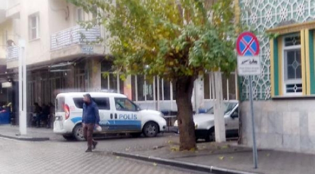 Turgutlu'da boğazından bıçaklanan 1 kişi ağır yaralandı