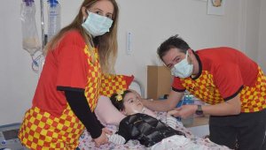 Ünlü isimler, SMA hastası Duru için yardım topladı