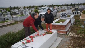 Ünlü Yönetmen Başaran, mezarı başında anıldı
