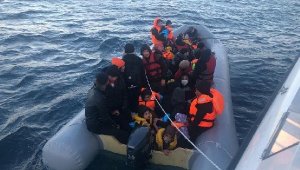 Yunanistan'ın ölüme terk ettiği göçmenler kurtarıldı
