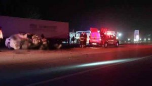 5 kişinin cesedi otomobil yumağında kaldı