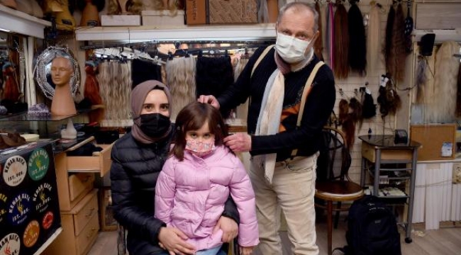5 yaşındaki lösemi hastası Simay'a 'peruk' sürprizi