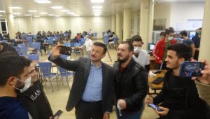 AK Parti'li Dağ: 'Barınamıyoruz' diyen öğrenci yok