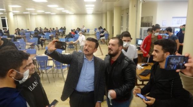 AK Parti'li Dağ: 'Barınamıyoruz' diyen öğrenci yok