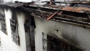 Alevlerin arasında kalarak hayatını kaybetti