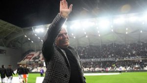 Altay'da Mustafa Denizli'den buruk veda