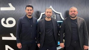 Altay'da Serkan Özbalta imzaladı