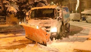 Balıkesir'de 20 mahalle yolu kardan kapalı