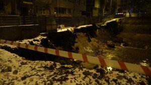 Balıkesir'de toprak kayması meydana geldi, 2 apartman boşaltıldı