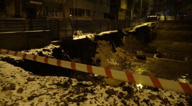 Balıkesir'de toprak kayması meydana geldi, 2 apartman boşaltıldı