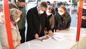 Bayraklı kadınıyla güçlü..