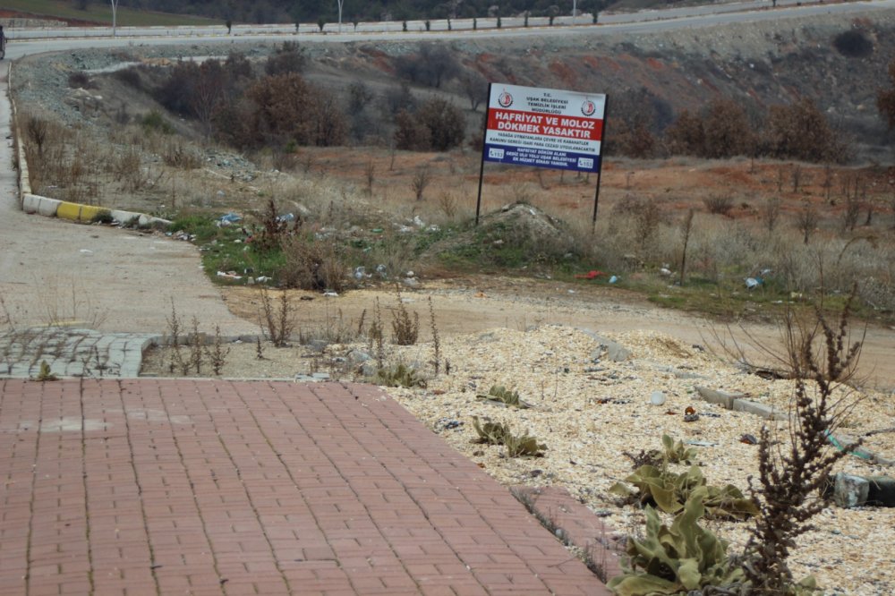 Belediyenin 150 TIR kaldırım taşı çalındı!