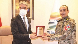 Belediye başkanın ödül verdiği komutan dolandırıcı çıktı