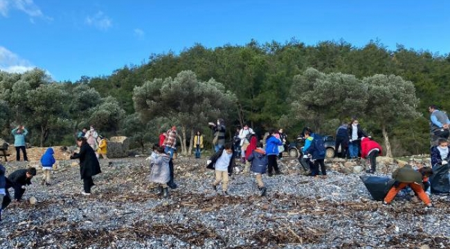 Bodrum'da öğrenciler çevre temizliği yaptı