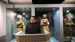 Çanakkale'de Hint taburu askerlerinin mankenleri sergileniyor