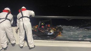 Çeşme açıklarında 15 kaçak göçmen kurtarıldı
