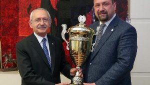 Çiğli'den Kılıçdaroğlu'na Cumhurbaşkanlığı Kupası