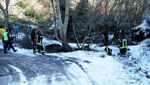 Dere yatağına yuvarlanan aracın sürücüsü öldü