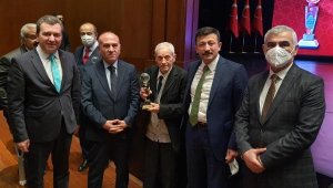 Deri İşleme Ustası Araç'a 'Yaşayan İnsan Hazinesi Ödülü'