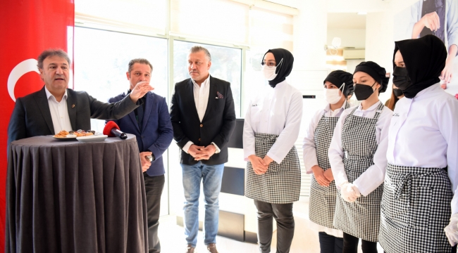 Geleceğin pastacıları Bornova'da yetişiyor