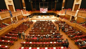 İzmir Büyükşehir Meclisi'nde çiftçiye bedava elektrik önergesi reddedildi