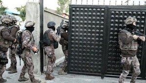 İzmir 'de operasyon! 3 albay, 2 yarbay, 7 binbaşı