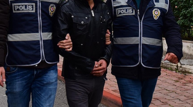 İzmir'de tanınmış isimlere sahtecilik gözaltısı