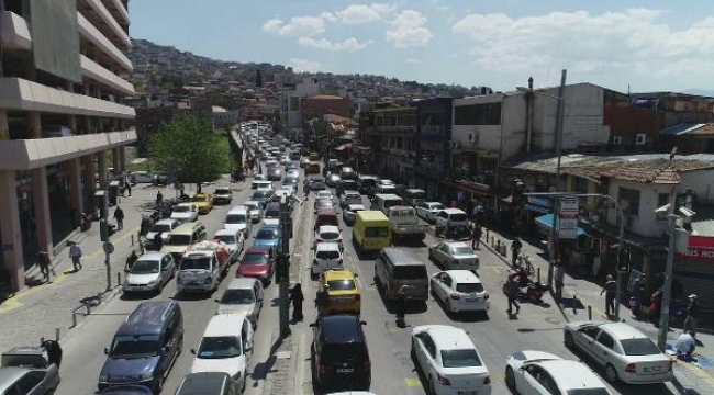 İzmir'de 2021 yılında 71 bin 238 taşıtın trafiğe kaydı yapıldı