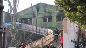 İzmir'de 'bit pazarı' alanında yangın