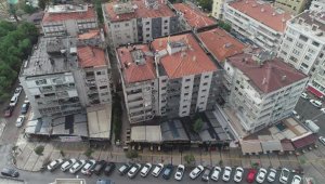 İzmir'de eğik 10 binadan 6'sı yıkıldı