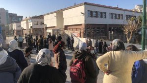 İzmir'de ortaokulda taciz gerginliği