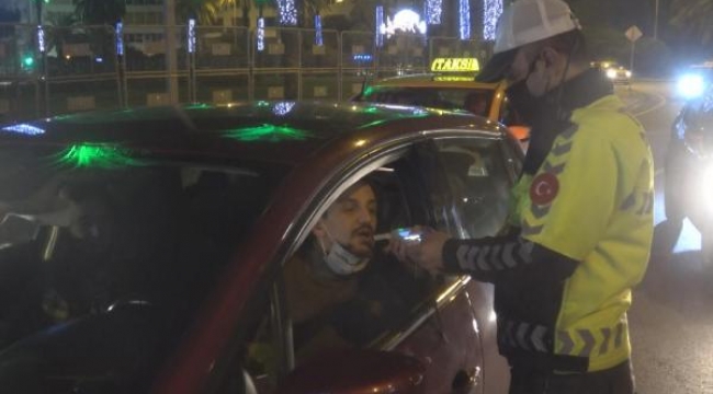 İzmir'de yılbaşında 513 kişinin ehliyetine el konuldu
