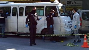 İzmir'de yolcu minibüsünde cinayet