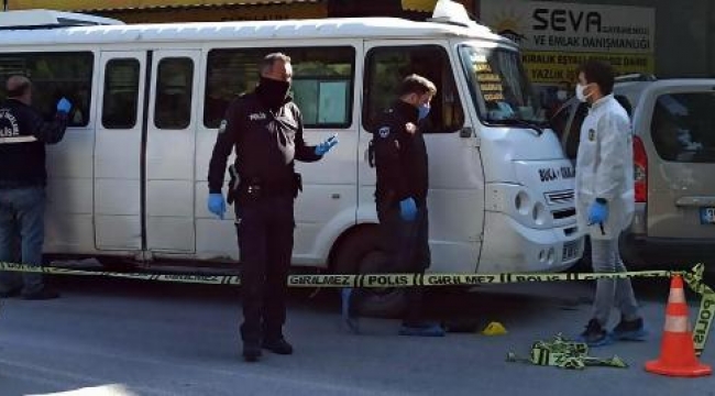 İzmir'de yolcu minibüsünde cinayet