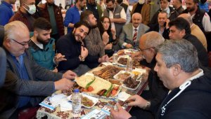 İzmir'deki Erzurum Günleri'nde cağ kebabı yarışı