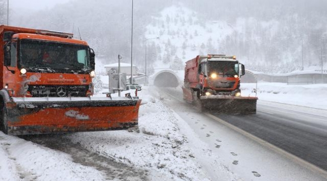 Kar felaketi! 75 devlet ve il yolu ulaşıma kapandı