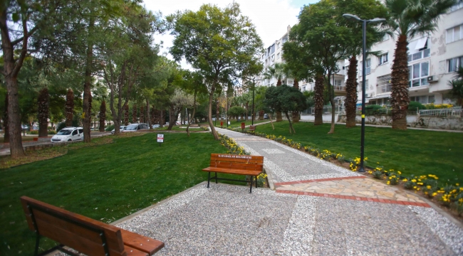 Karabağlar Belediyesi parkları yenilemeye devam ediyor