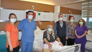 Karnından 3 kiloluk böbrek tümörü çıkarıldı