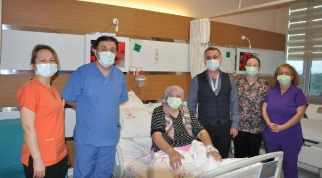 Karnından 3 kiloluk böbrek tümörü çıkarıldı