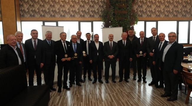 KOSBİ'nin yıldızları ödüllendirildi