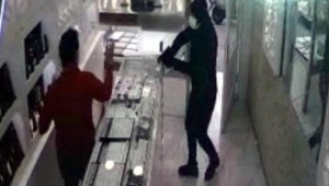 Kripto para kaybedince kuyumcuyu soymuş