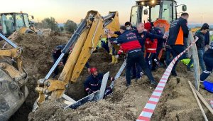 Manisa OSB'de dolgu alanı çöktü; 3 itfaiyeci kurtarıldı, 1 işçi aranıyor