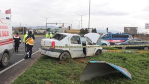 Manisa'da TIR ile çarpışan otomobilin sürücüsü öldü