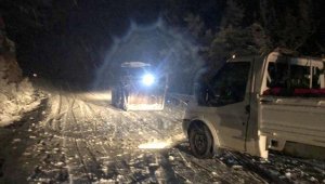 Marmaris'in kırsal mahallelerine 13 yıl sonra kar yağdı 