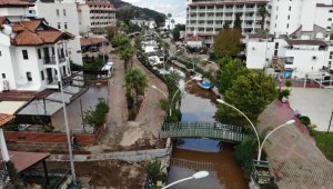 Marmaris'te yol, bakım ve onarım çalışmaları sürüyor