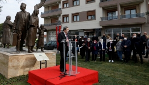 Başkan Batur'dan Şükürer üzerinden Soyer'e gönderme