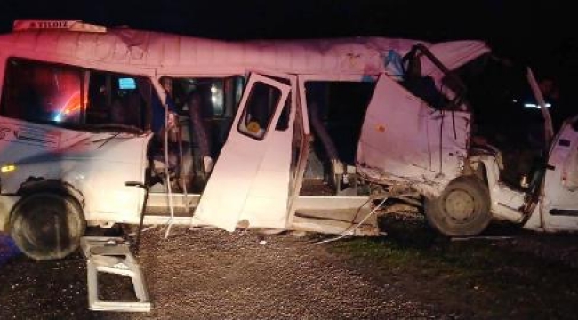 Muğla'da öğrenci servisi ile TIR çarpıştı: 17 yaralı